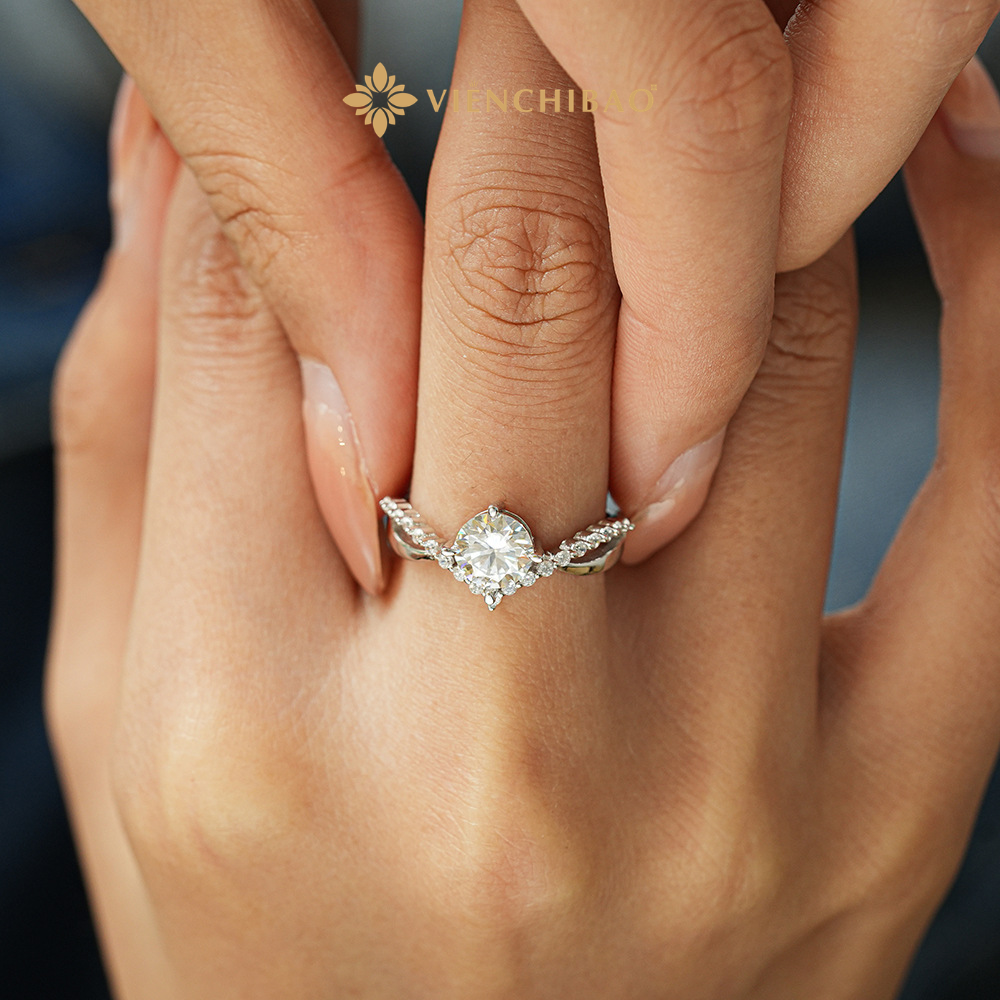 NHẪN NỮ ĐÁ CHỦ MOISSANITE 6.5LI - HuyK Mê Kim Hoàn - N0001