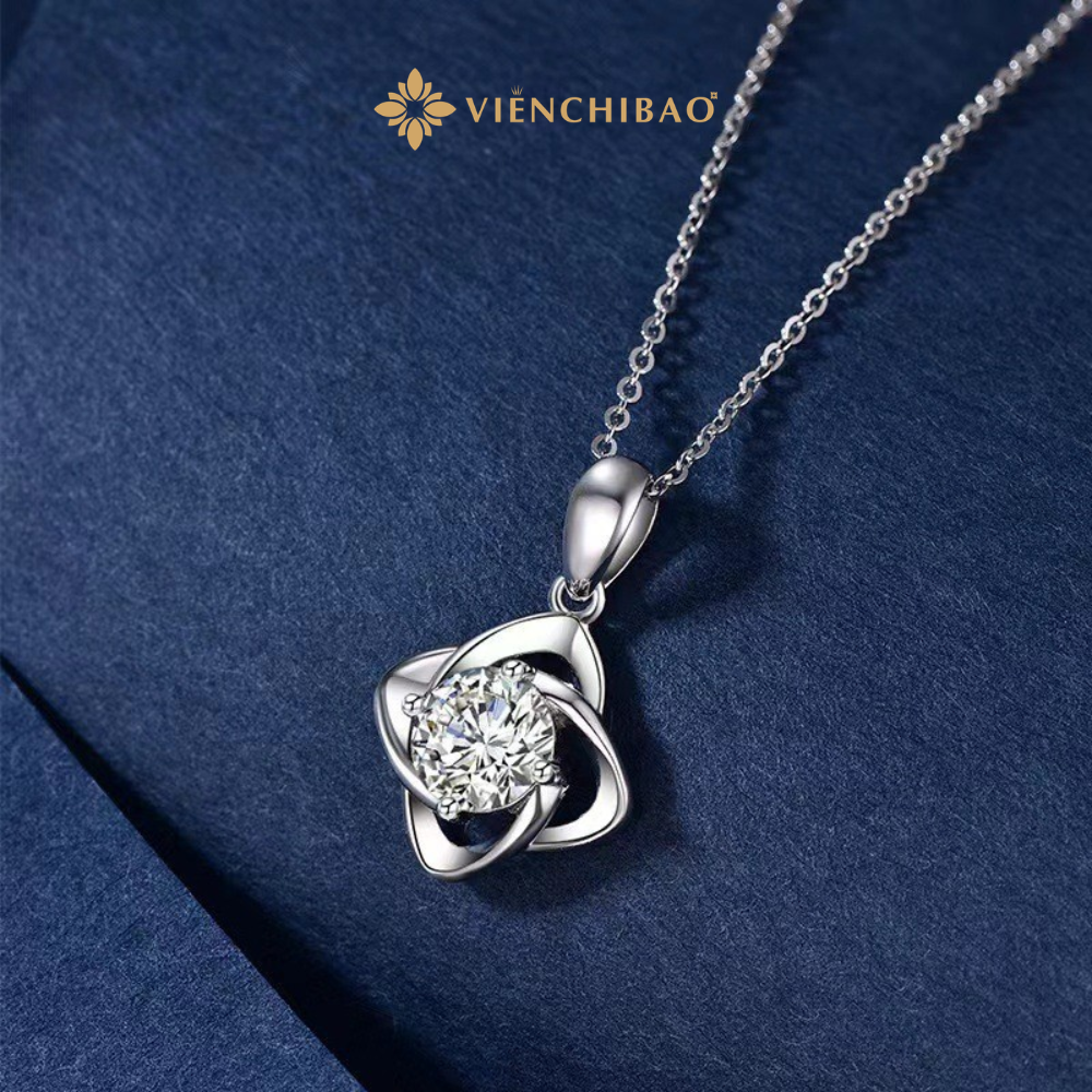 DÂY CHUYỀN 4 CÁNH MOISSANITE - HuyK Mê Kim Hoàn - D0009